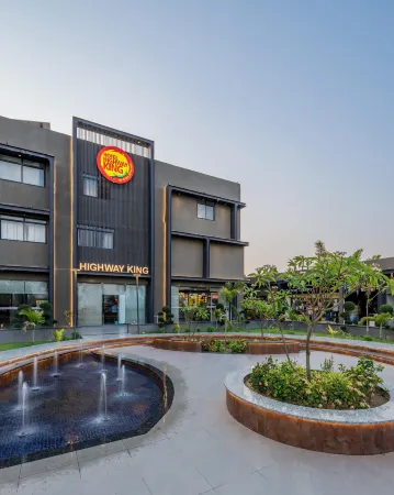 Hotel Highway King Behror Отели в г. Неемрана