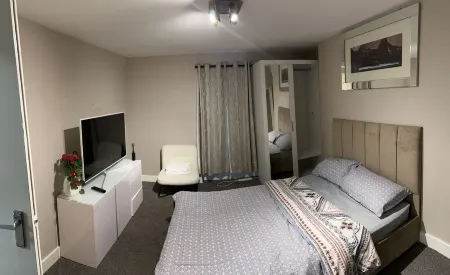 Clocktower Apartment Отели в г. Грэйвсенд