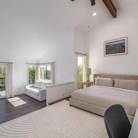 Family Fun Mountain Villa in San Diego Pool/Jacuzzi, Water-slide, PickleBall