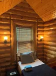 Mystic Pines Log Home in Shenandoah Valley with Hot Tub and Spectacular Views!