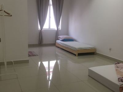 Near Senai International Airport, Park and JB<br>Sun and garden therapy