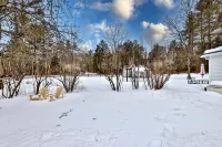 Spacious Cozy Retreat Near Ski Resorts - Charming Rustic Escape Hotel a Brandon