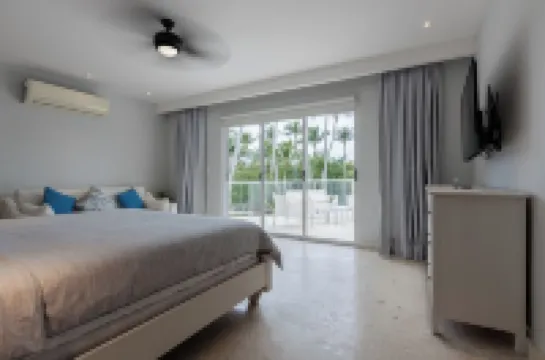 Spacious 3-bedroom apartment with AC, WiFi in Coson Bay