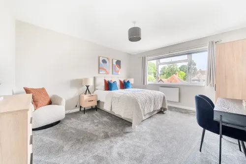 Beautiful apartment in Claygate Village