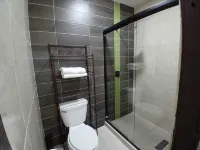 Acogedor estudio en Cd. Juárez con WiFi, AC y estacionamiento cerrado.