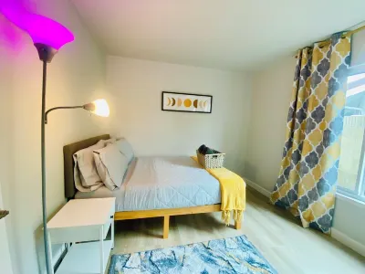 Charming 4-bedroom house with POOL, WiFi and  in delightful Placentia Các khách sạn gần Bradford House