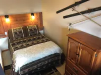 Cozy 3 bedroom townhouse in Happy Valley.  Dog friendly! 스노우 고스트 익스프레스 주변 호텔