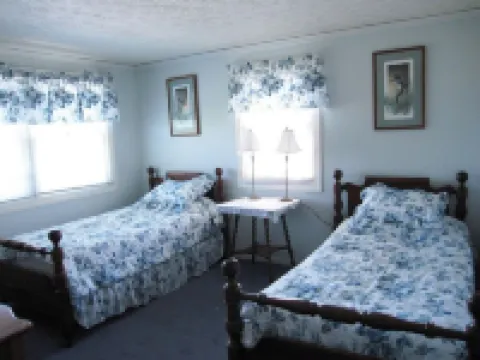 Seaside Escape on Biddeford Pool’s Charming 4-Bedroom BOOK NOW FOR 2026