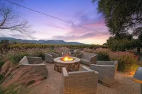 Luxury cottage minutes from Yountville with Pool/SPA Access