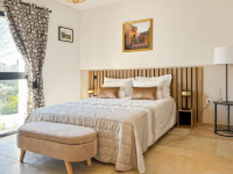 EXCEPTIONAL BED & BREAKFAST IN A PROVENCAL MAS with gourmet breakfast