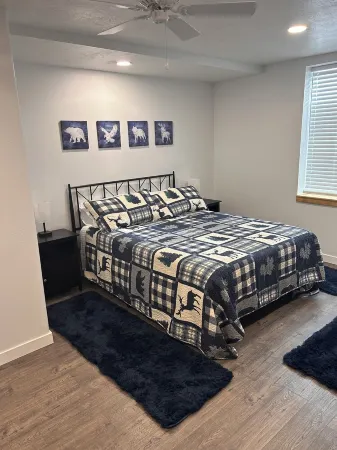 Blue Bear Retreat! Sleeps 22+, Ideal Beach Access