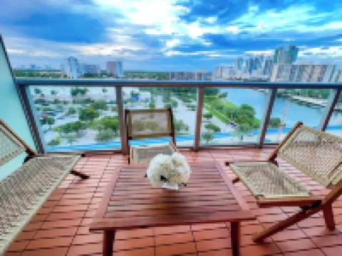 2BR Luxury Ocean Views Apt 1208 Hotels in Hallandale Beach