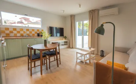 Spacious and comfortable apartment with terrace and views