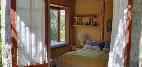 Mountain House immersed in Native Forest 科迪勒拉省住宿飯店