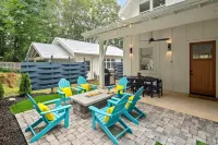 Spacious 4-bedroom house in charming Black Mountain with Game Room and Hot Tub