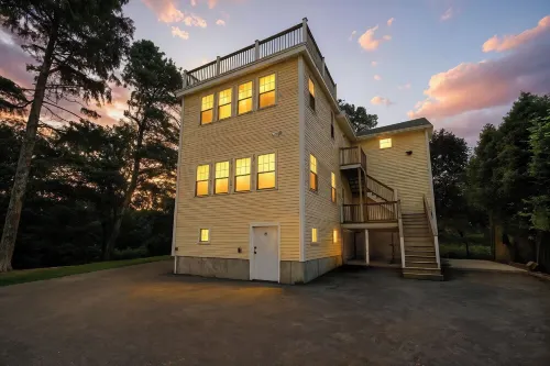 Spaciously Convenient Lake House 4 BR, 2 BA, Unit2 Hotels in Braintree