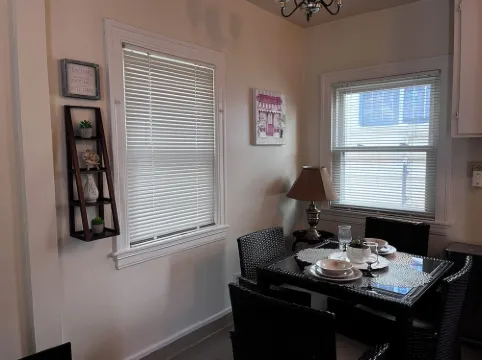 Charming 1-bedroom cottage in Oakland with WiFi, AC