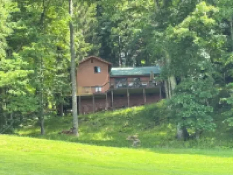 Serene Mountain Retreat on Wolf Laurel Golf Course – Views of Hatley Pointe Ski