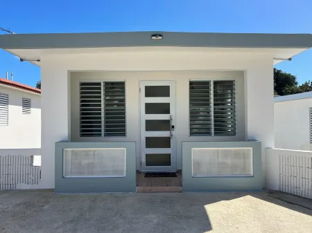 Charming Downtown Oasis 1-bedroom house with WiFi and AC in beautiful Rincón.