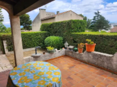 A 3 mn à Pied de L'étang de Berre, Grande Maison 4 ch. Jardin Clôturé de 1000m²