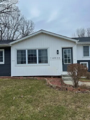 Cozy Modern Farmhouse Prime Lakeview Location