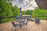 A-Frame Cabin w/ Hot Tub, Walk to Kentucky Lake! - 3 звезды