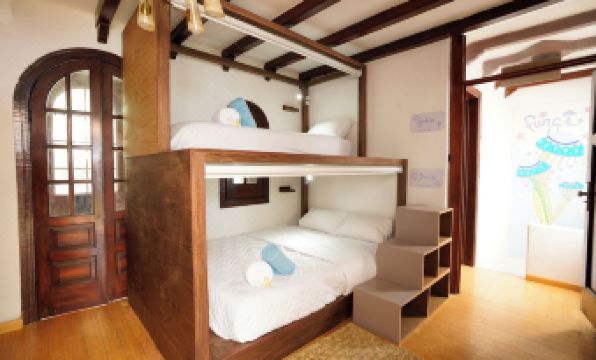 Hostal Fungi Casa Rosa