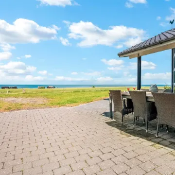 "Thorman" - 75m from the Sea