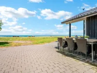 "Thorman" - 75m from the Sea Hotels in Grena