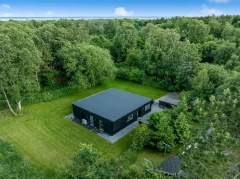 "Scalli" - 1.5km to the Fjord