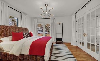 Harley House with Hot Tub & Grill - Historic District