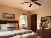 Cate's Place:  Charming home just minutes from Ice Age Trail & Neshotah Beach