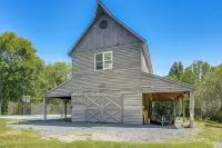 Countryside Barndominium in Virginia w/ Patio - 3-Sterne