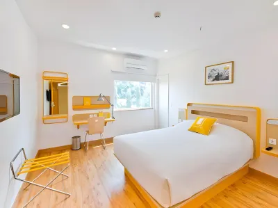 Bloomrooms @ City Centre Hotels near Cantonment Train Station