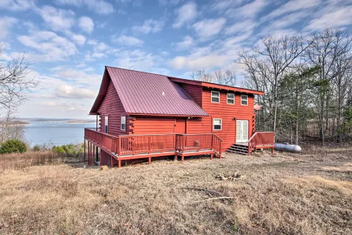 Large Cabin w/ Deck Overlooking Norfork Lake!