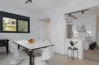 Athenian Black Villa - balcón
