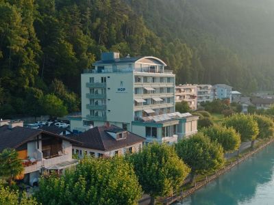 Hop Apartments & Suites