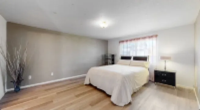 Entire house in a quiet neighbourhood