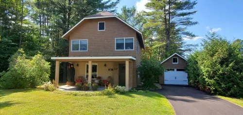 Charming 3Br 2ba Home, One Block from Downtown