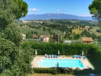Farmhouse Bliss with Pool, Wine and tails