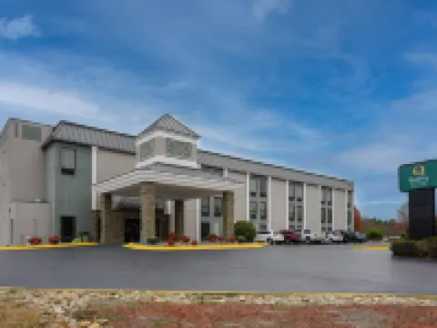 Quality Inn & Suites Hotels in Davidson County