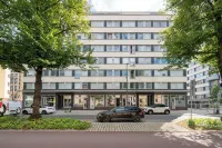 2Br Downtown Home with Balcony & Best Location - appartements de vacances