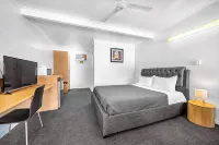 Shell Motel (Pearly Shell Motel) - Pool