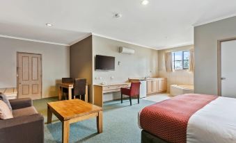 Quality Inn Colonial