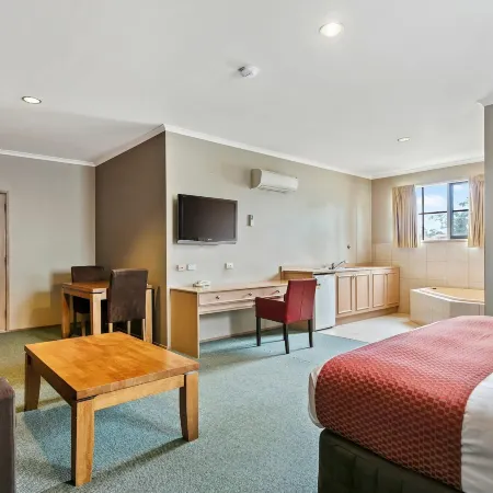 Quality Inn Colonial