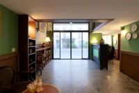 Walled Off Hotel Paris