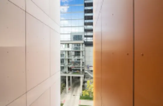 4BR Corporate Suite Central and Modern