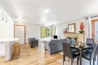 4 bedroom HOUSE – 5 Minutes to MOA & AIRPORT
