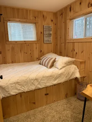 Modern Cabin located between Grindstone and Lac Courte Oreilles