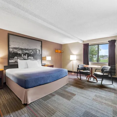 Super 8 by Wyndham Colorado Springs Peterson Space Force Các khách sạn gần Trung tâm huấn luyện Olympic
